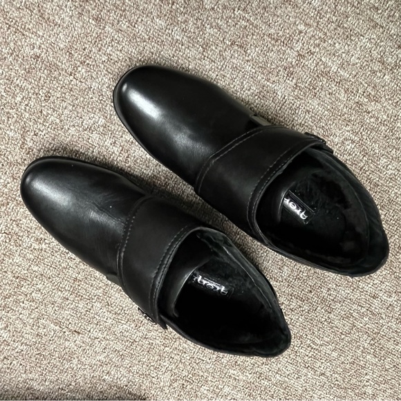 Brand new boots for women, wide, very comfortable, leather, made in USA. - Picture 1 of 8